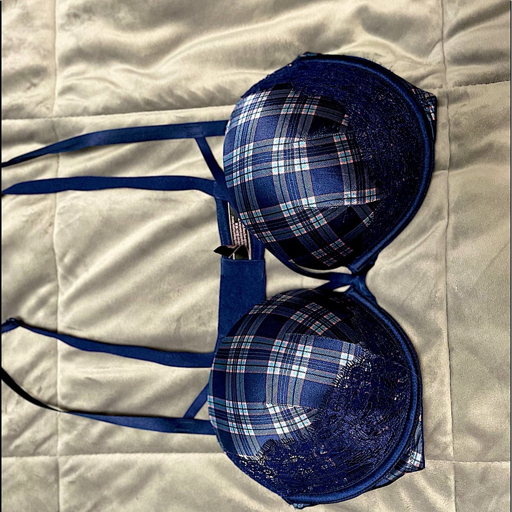 NWOT Victoria Secret 38C bra